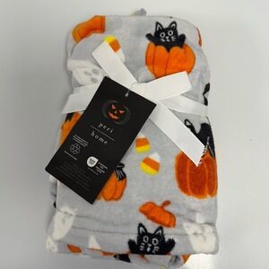 NWT Peri Homes Halloween Black Cats & Pumpkins Hand Towels Set Of 2 Plush Towel